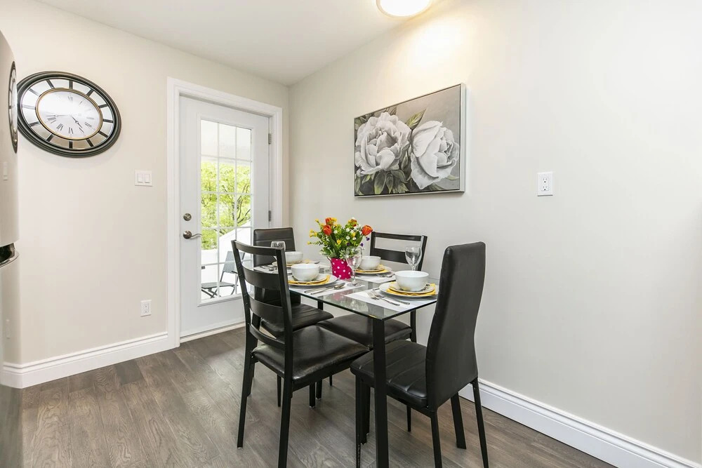 2BR Units With King Bed - Mins to Byward Market