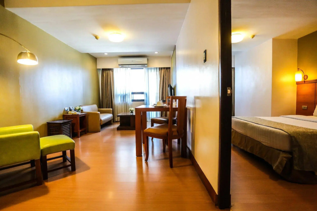 The Malayan Plaza Hotel