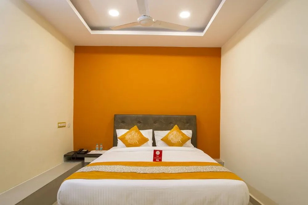 OYO 3968 Chandras Residency