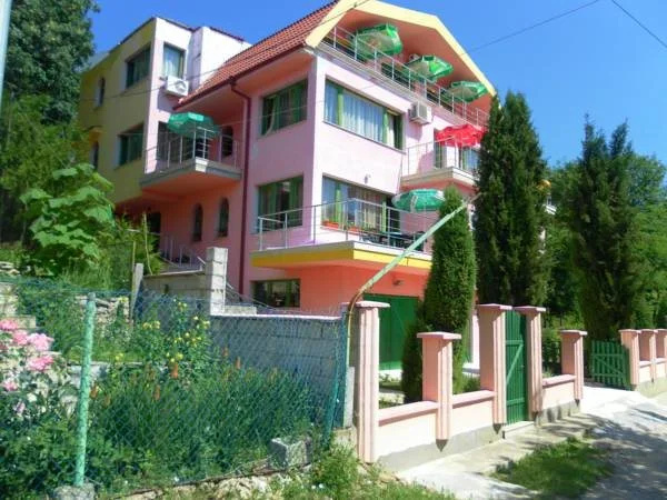 Villa Mari Guest Rooms