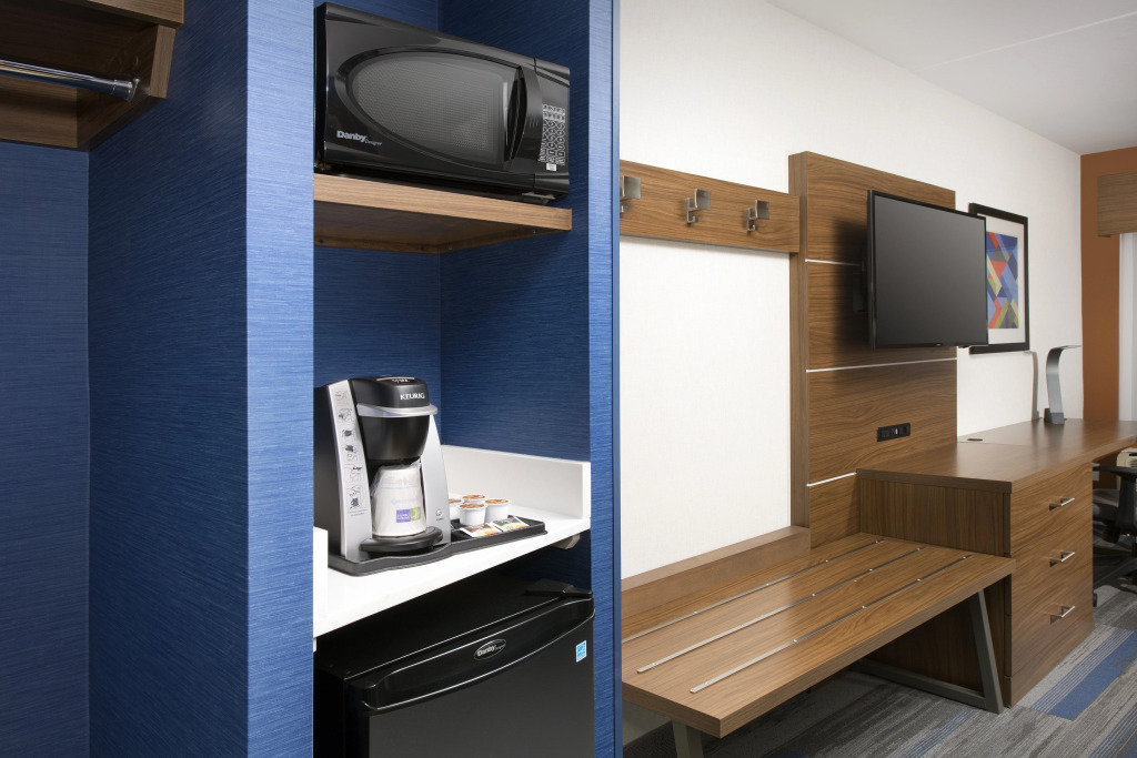 Holiday Inn Express & Suites San Antonio North-Windcrest by IHG