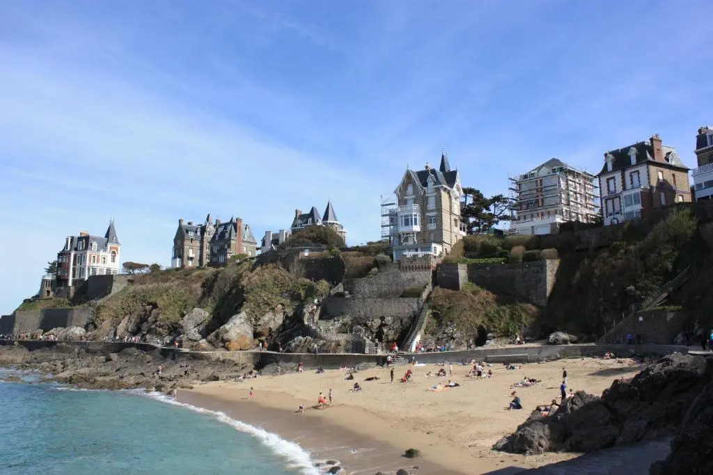 T2-300m plage-L'Estacade- St enogat à Dinard