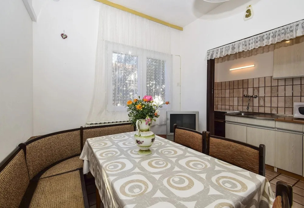 Apartments Milenko / Three Bedrooms A2