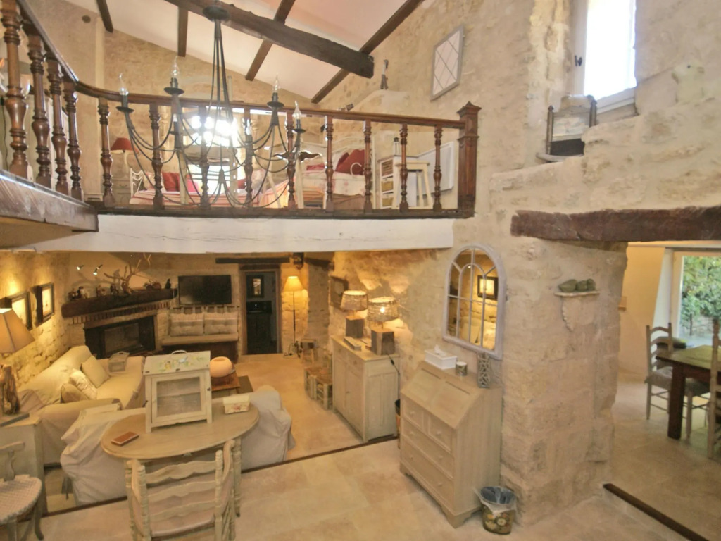 Splendid Villa in Viens with Swimming Pool