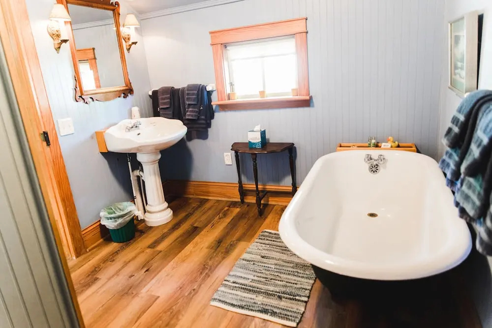 Roanoke Island Inn