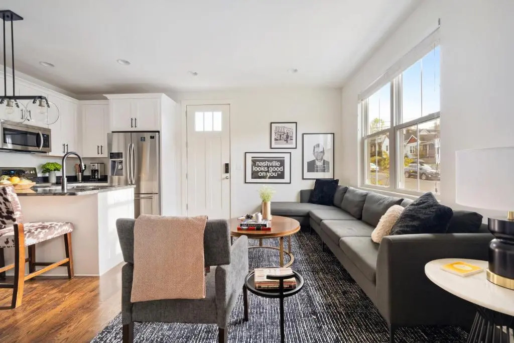 Hart Suite Buyout 1 by AvantStay Two Town House Buyout w Modern Amenities in Nashville