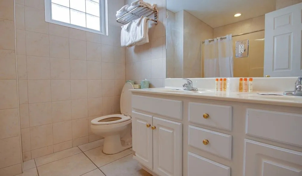 Americana Princess Suites/Condos