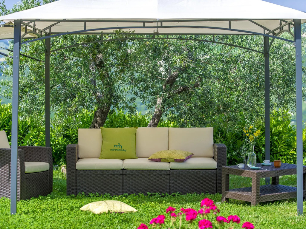 Serene Villa, Peaceful Pergola