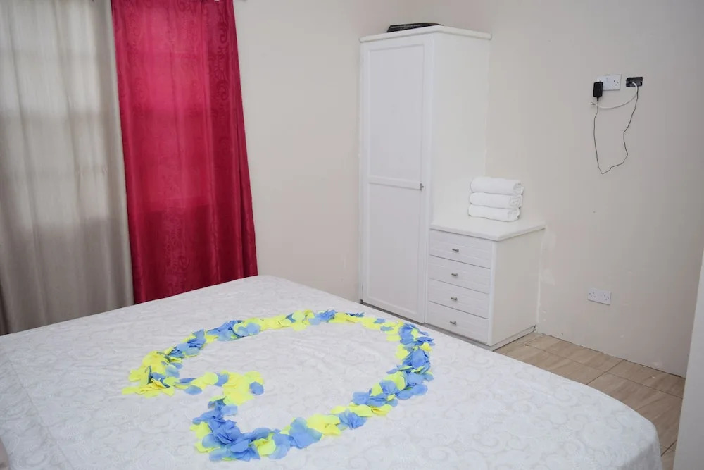 Justinn Apartments