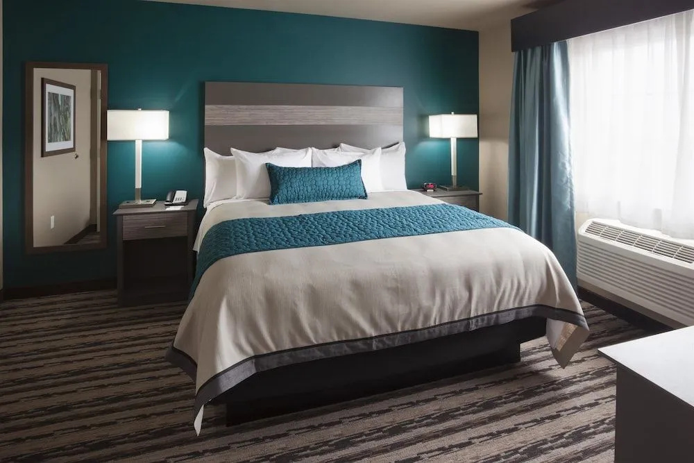 GrandStay Hotel & Suites Valley City