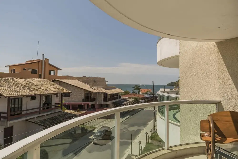 896 - Cobertura com piscina e vista mar