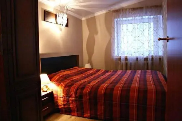 Lee Apartments
