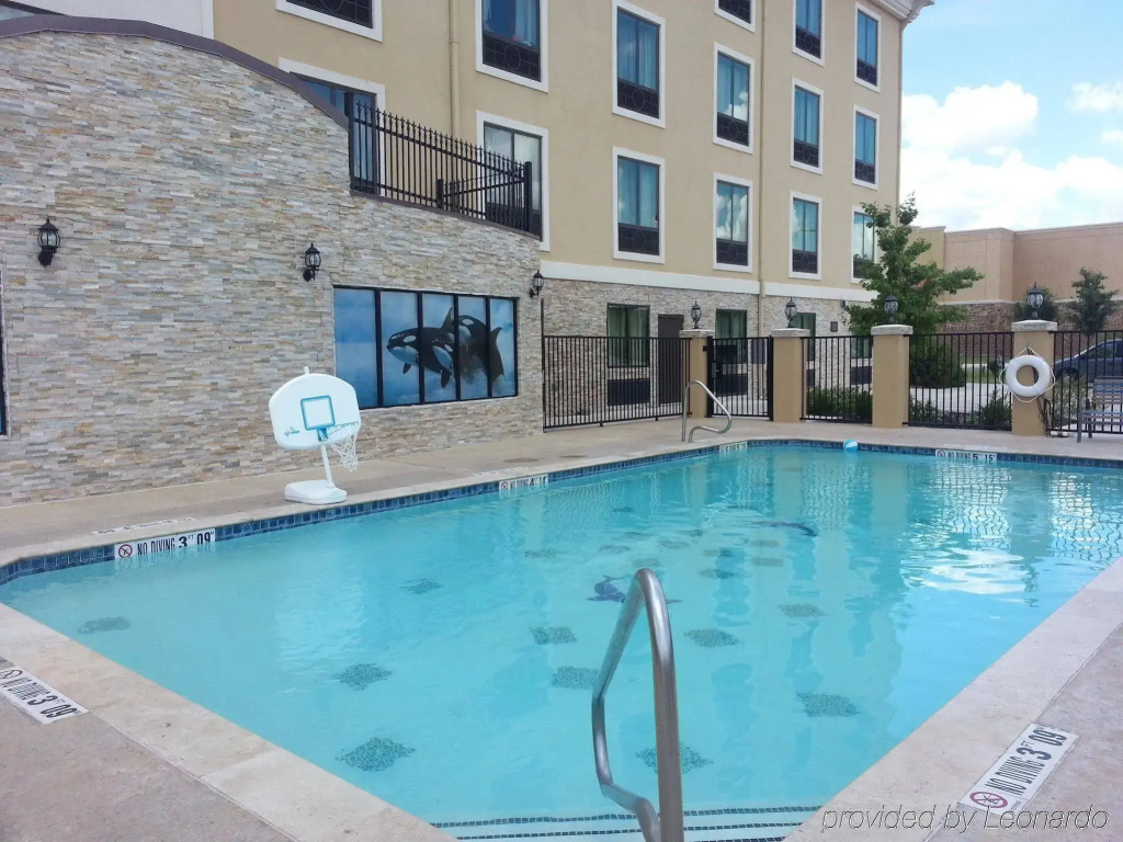 Holiday Inn Express & Suites San Antonio NW near SeaWorld by IHG