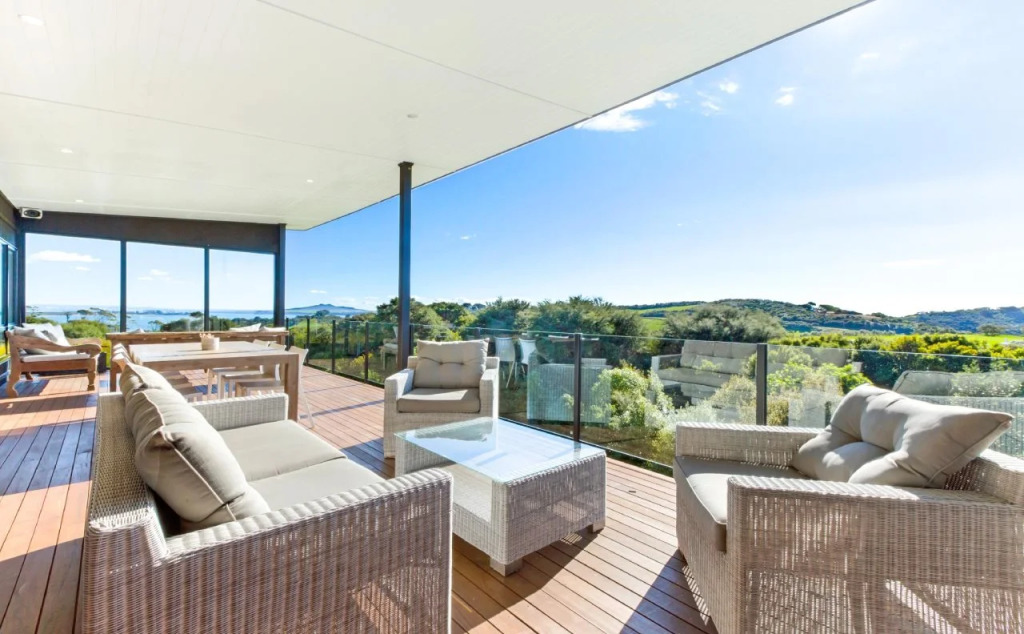 Cable Bay Views