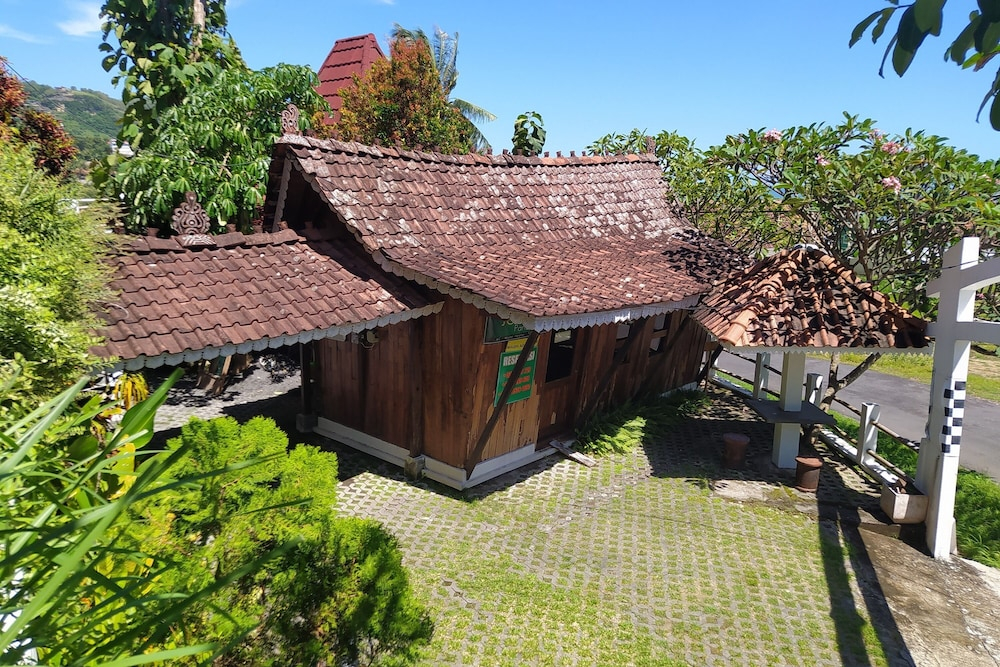 Villa Joglo Paris Yogyakarta