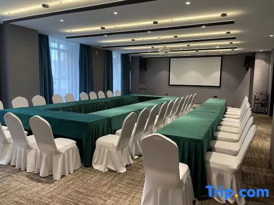 Qingyang Phoenix Hotel