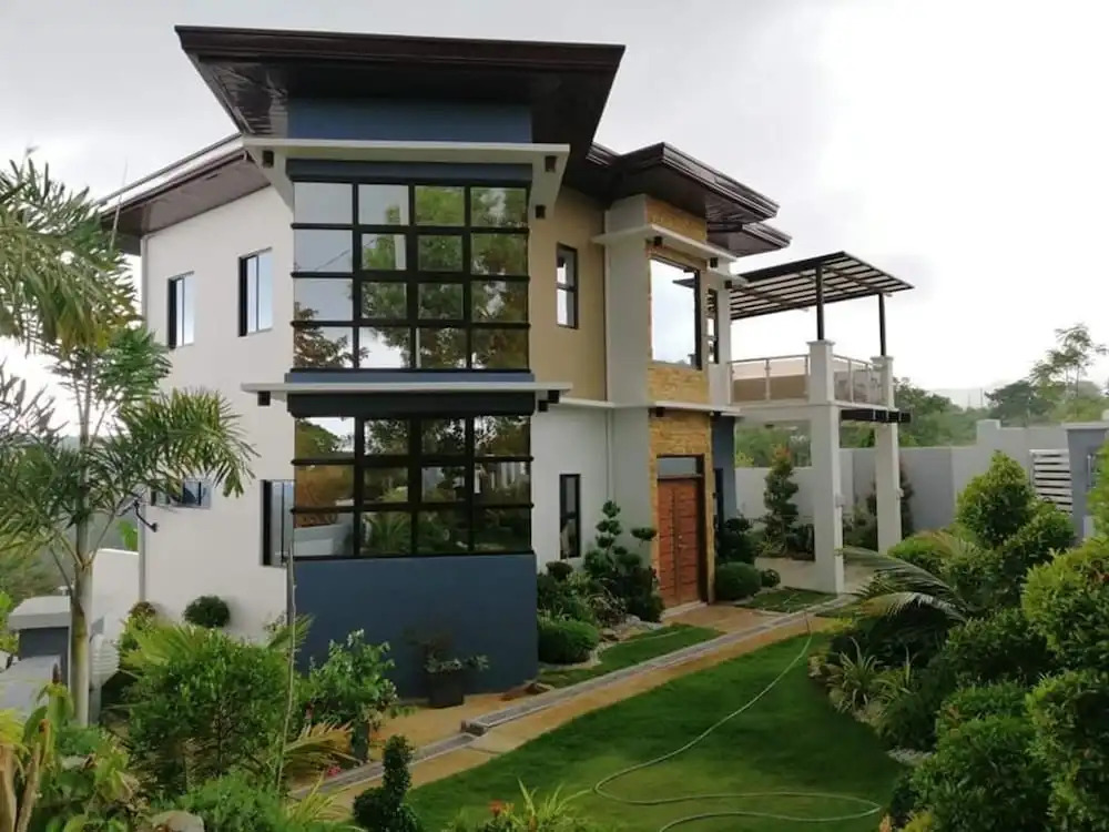 Villa - Sleeps 10 - Communal Pool - Parking