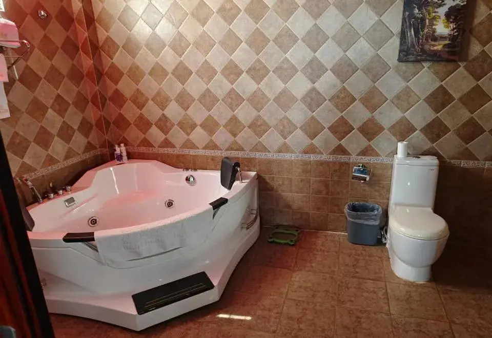 Baiyin Renan Hotel