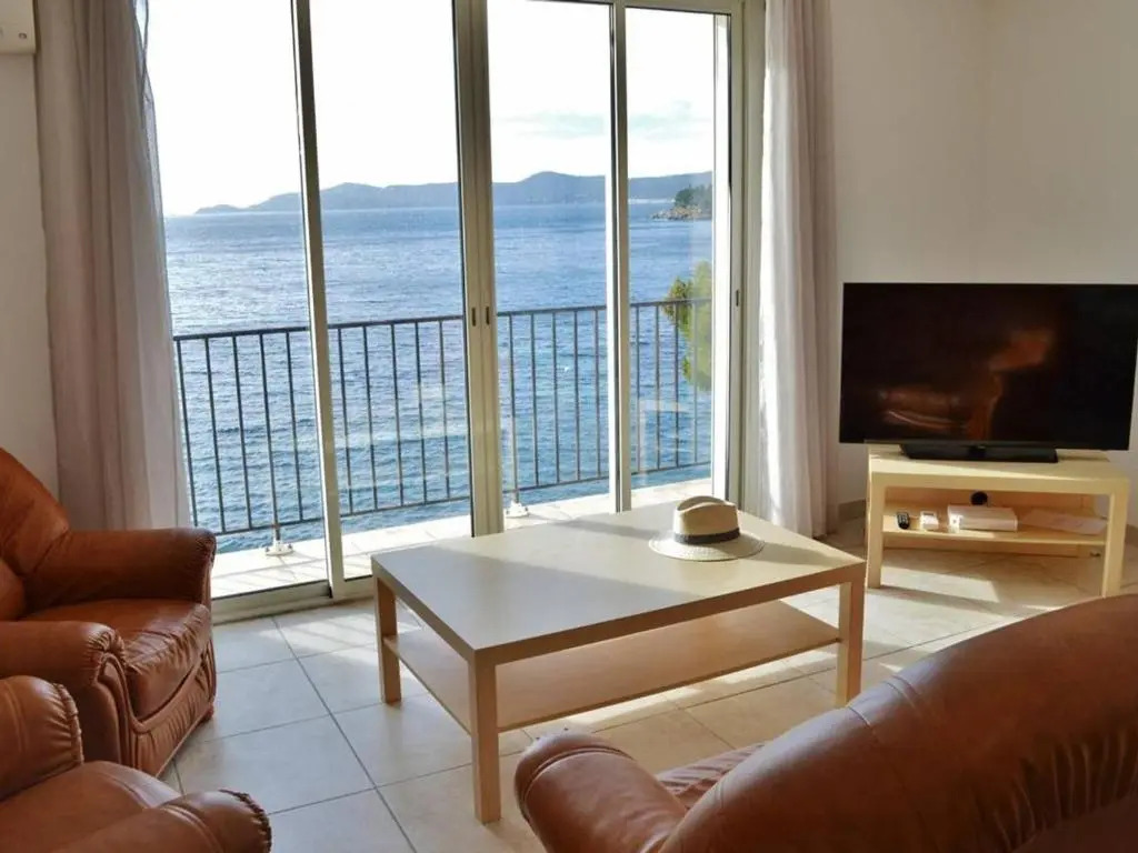 Appartement Le Lavandou, 4 pièces, 6 personnes - FR-1-251-204