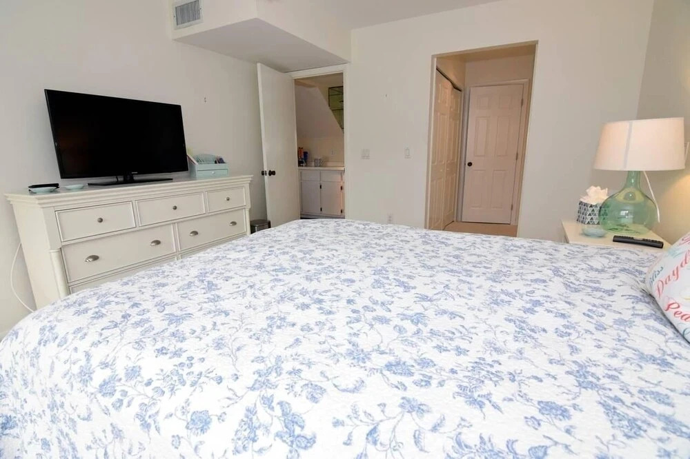 Fore Dunes Home -pet Friendly Duplex, Located In The Dunes! 2 Bedroom Duplex