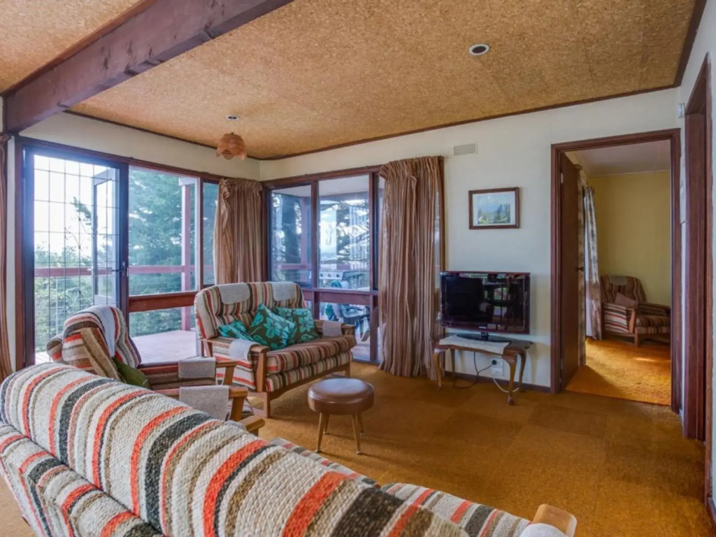 Hillside Haven by the Sea