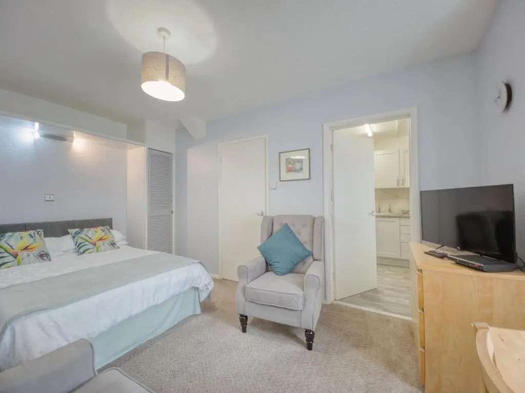 Apartment 8