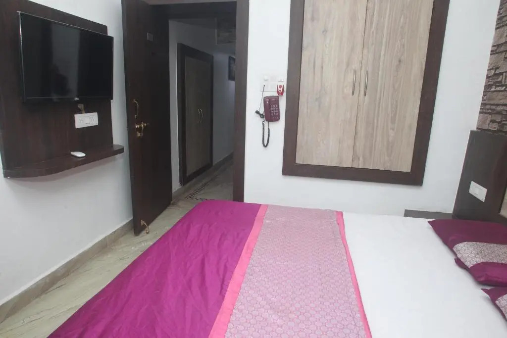Alakhnanda Guest House