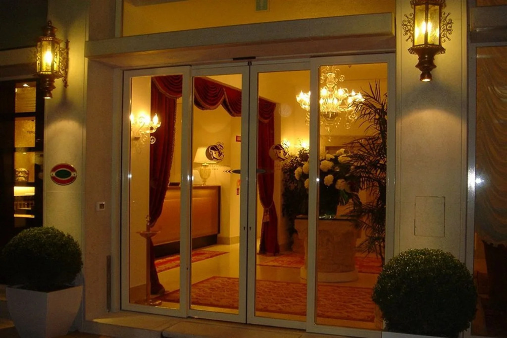 Hotel A La Commedia