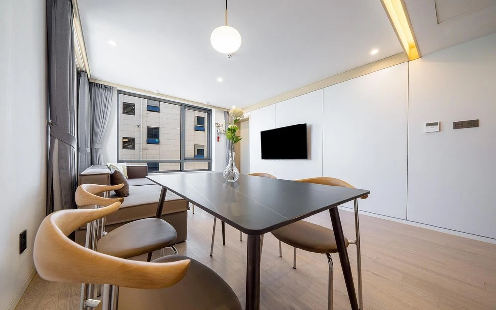 Hound Hotel Songjeong