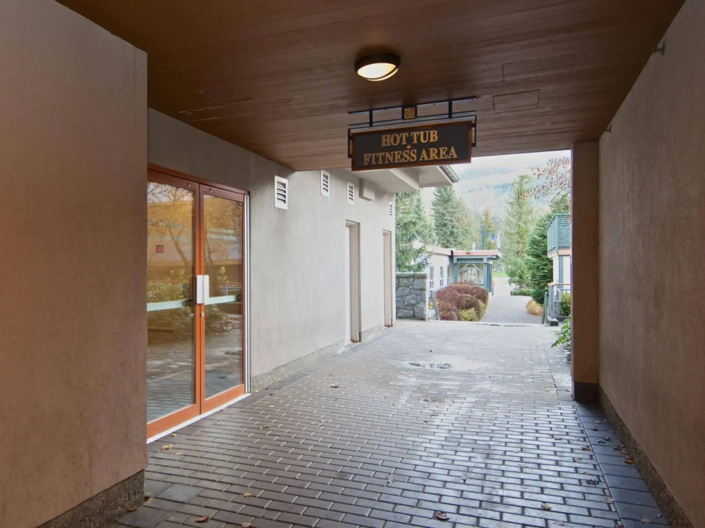 Town Plaza, Unit 256