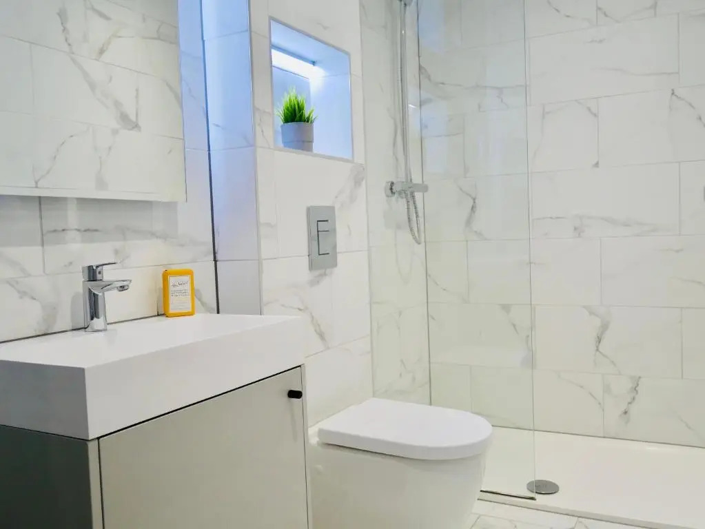 Beautiful AlumPointe Apartment - 400m to the beach