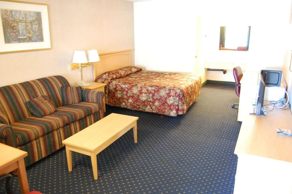 Western Inn Lakewood