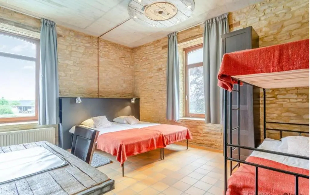 Spacious villa in Florenville with private pool