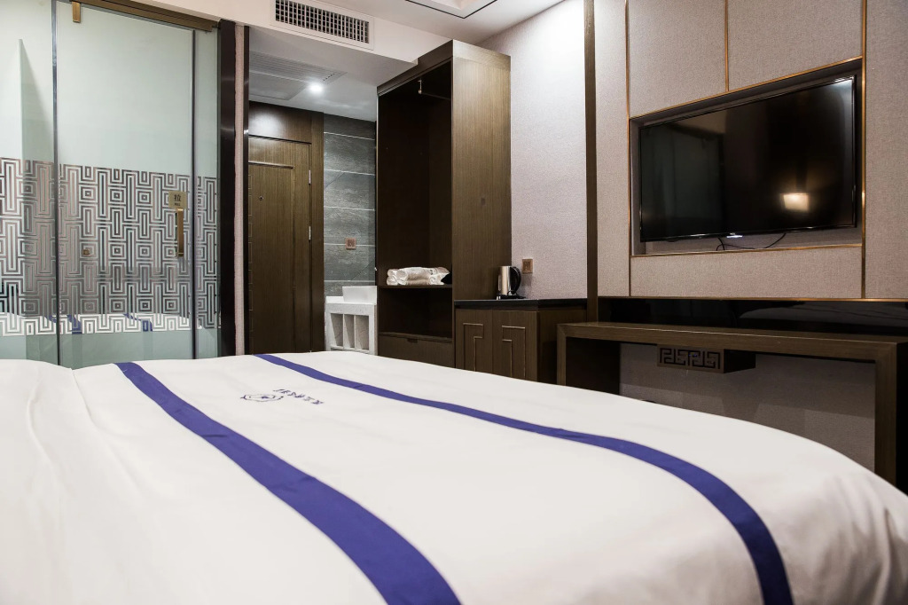 Guiyang Jialan Selected Hotel