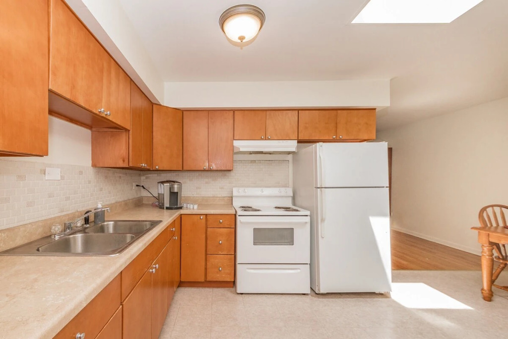 David’s Vacation Escapes Cozy Condo