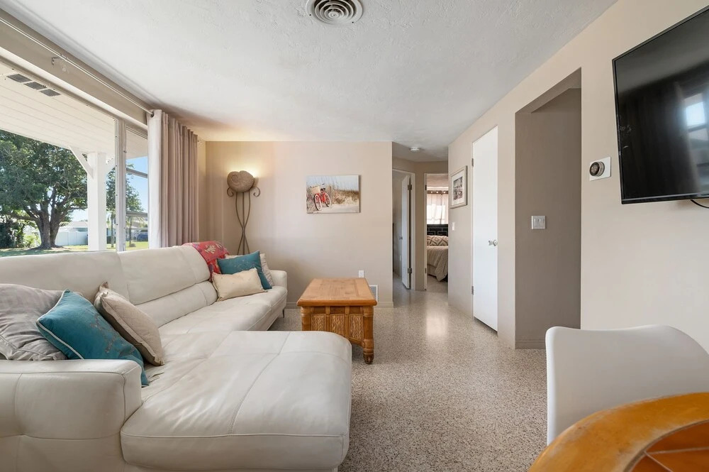3 Bedroom Pool Home 5 Miles From Best Beaches Around 3 Home by Redawning