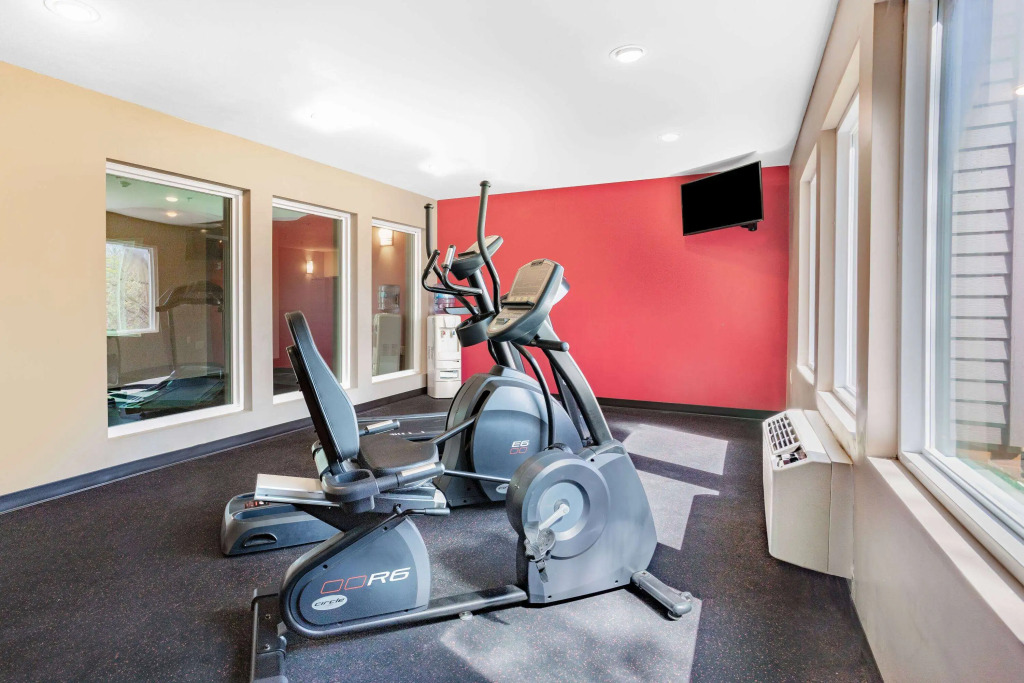 Ramada by Wyndham Hendersonville