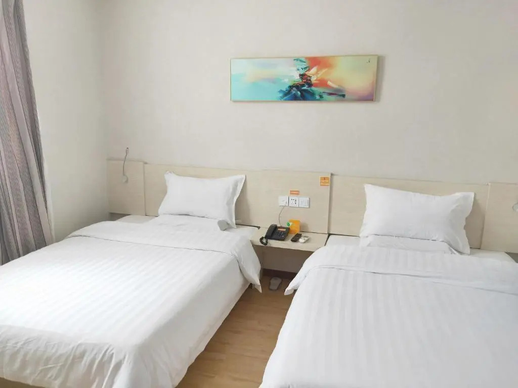 7Days Inn Zhaotong Hailou Road Wanghai park