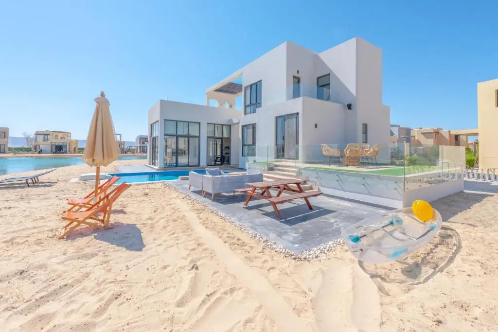 Long Island Gouna 5BR Tawila Beach House & Pool