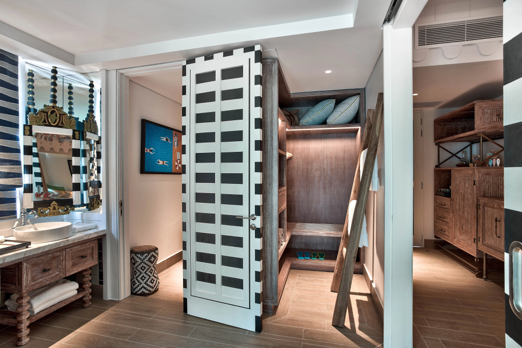 SAii Lagoon Maldives, Curio Collection By Hilton