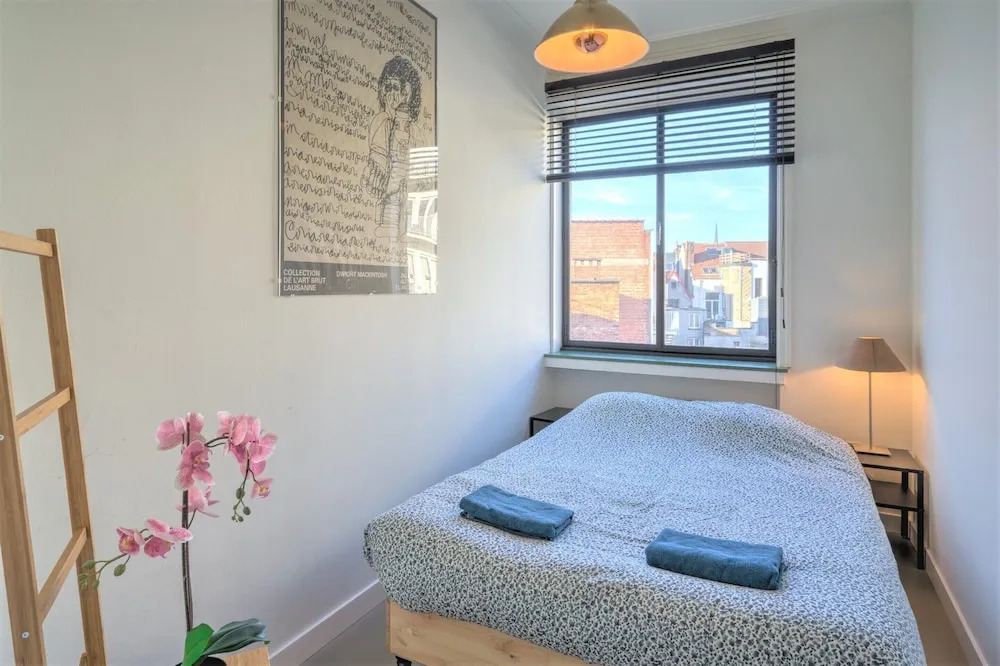 Spacious Stay for 9 in Antwerp