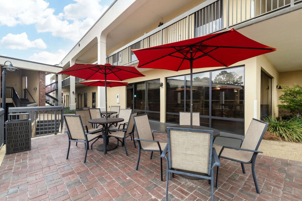 Best Western Colonial Inn
