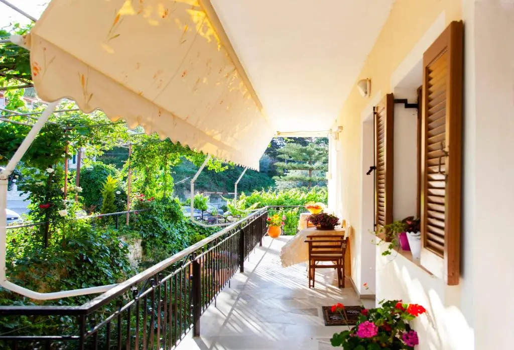 Tasoula Studios & Apartments