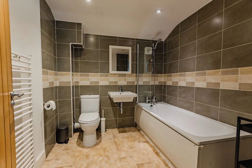Platform Avenues 5 Bed House