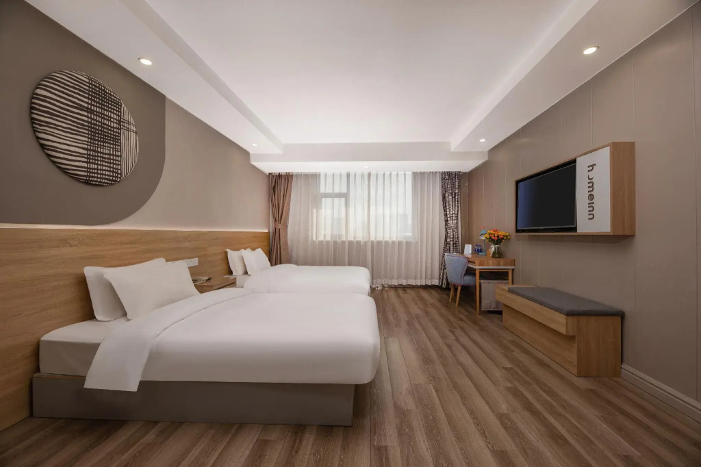 Atour Hotel Jinhua Bayi South Street Subway Station