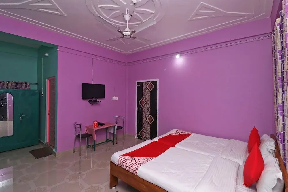 Hotel Sweet Home by OYO Rooms