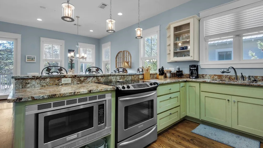 Minutes to the Beach - Gated Community With 2 Pools