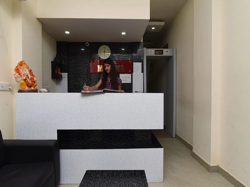 OYO 23677 Hotel Marina