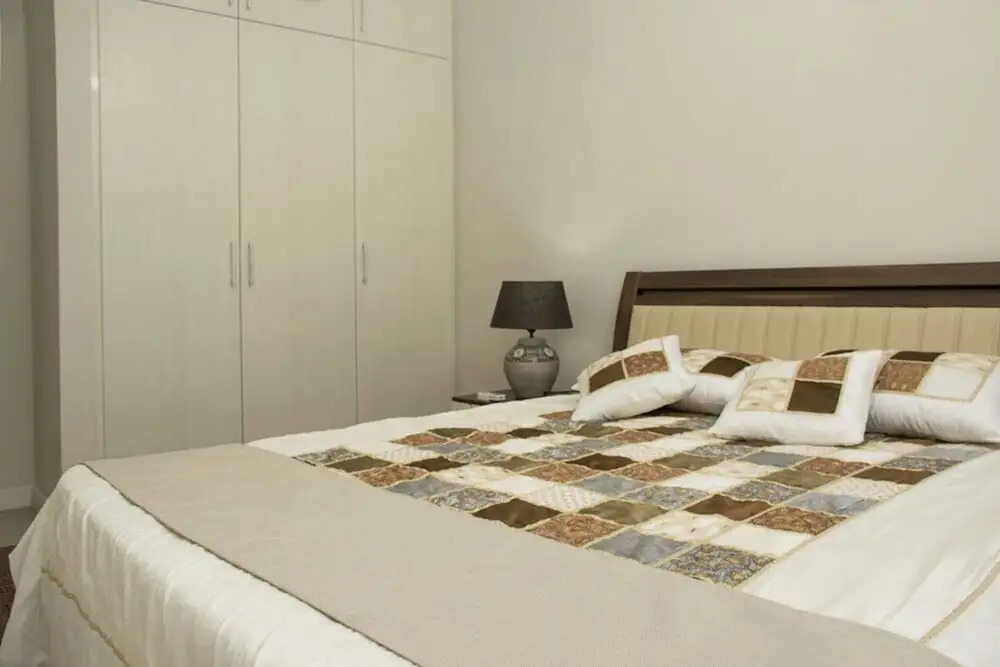 Modern 2-bed Sleeps 4 With Balcony