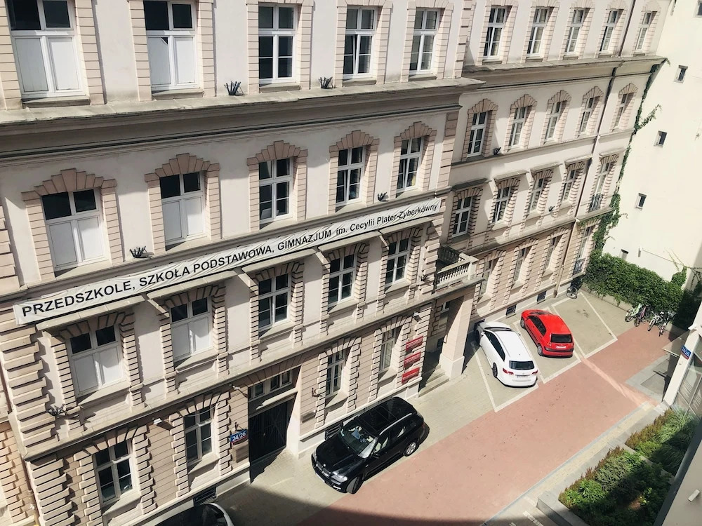 Anton Apartments